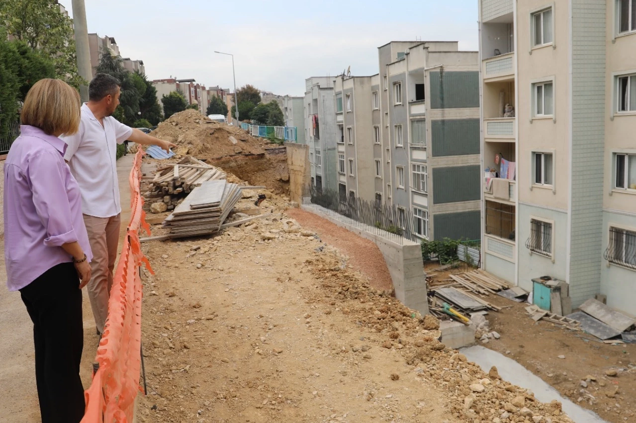 Başkan Hürriyet istinat duvarı çalışmasını yerinde denetledi