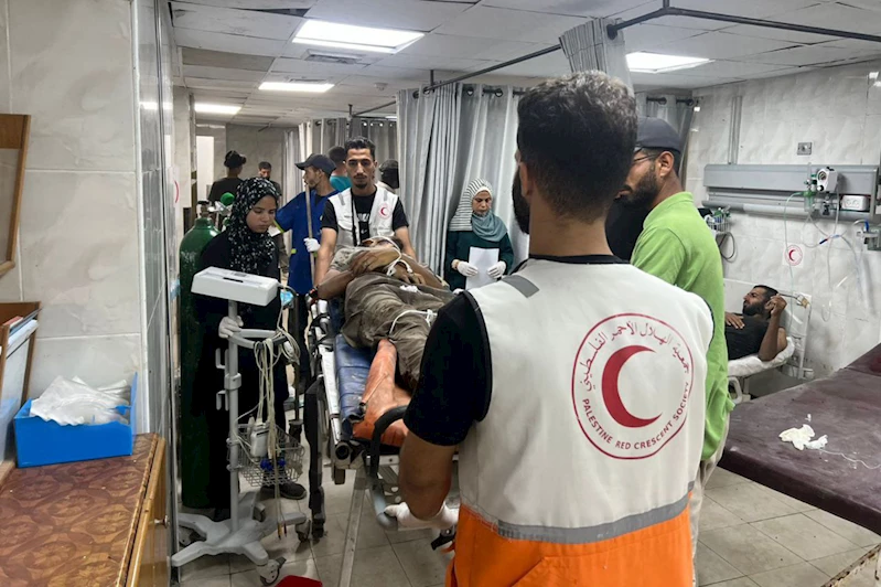 Siyonist rejim, yardım bekleyen sivilleri hedef aldı: 12 şehit