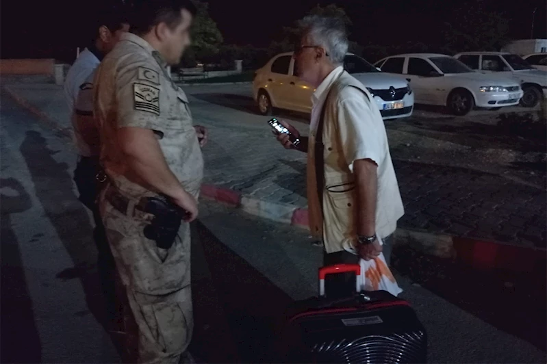 Yaşlı adam 25 milyon lirasını kaptırmaktan son anda kurtuldu