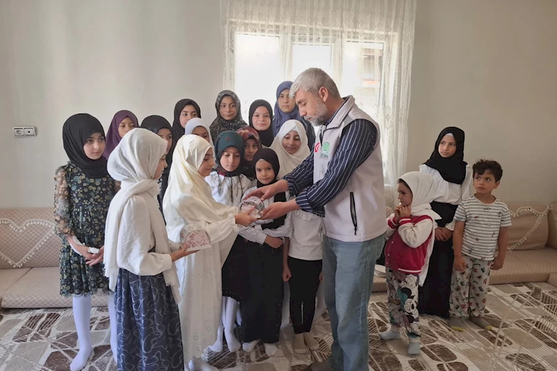 Kur’an kursu öğrencilerinden Gazze’ye anlamlı destek