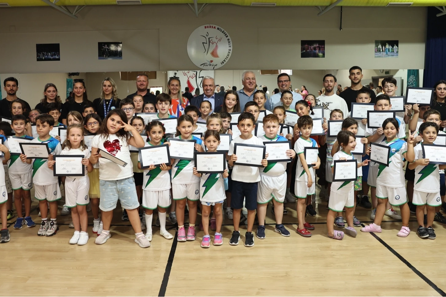 Bursa Nilüfer’de sporla dolu yaz renkli gösterilerle noktalandı