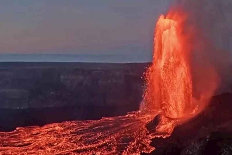 Hawaii adasındaki Kilauea Yanardağı