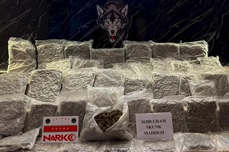 Sınır kapısında 26 kilo uyuşturucu ele geçirildi