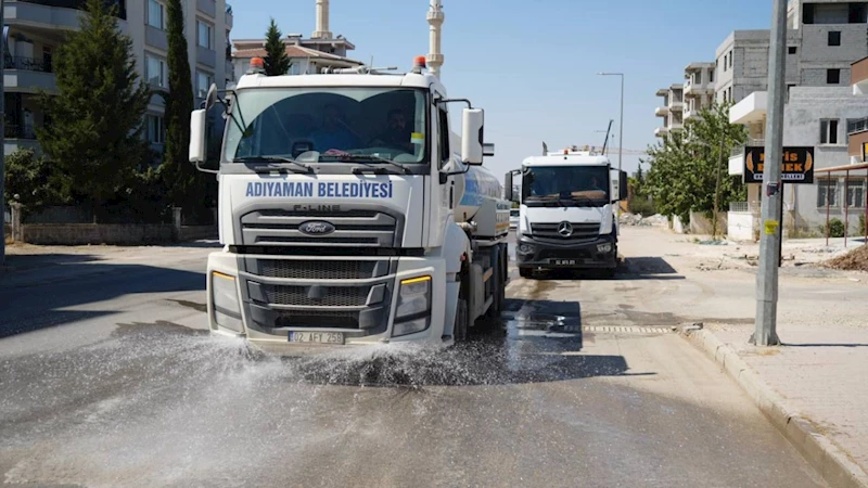 Adıyaman Belediyesi tarafından inşaat tozuna karşı sulama çalışmaları hızlandırıldı   - Videolu Haber