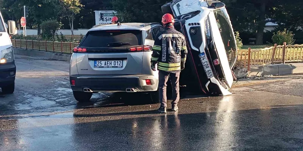 Erzurum’da Trafik Kazasında Sürücüler İtfaiye Tarafından Kurtarıldı