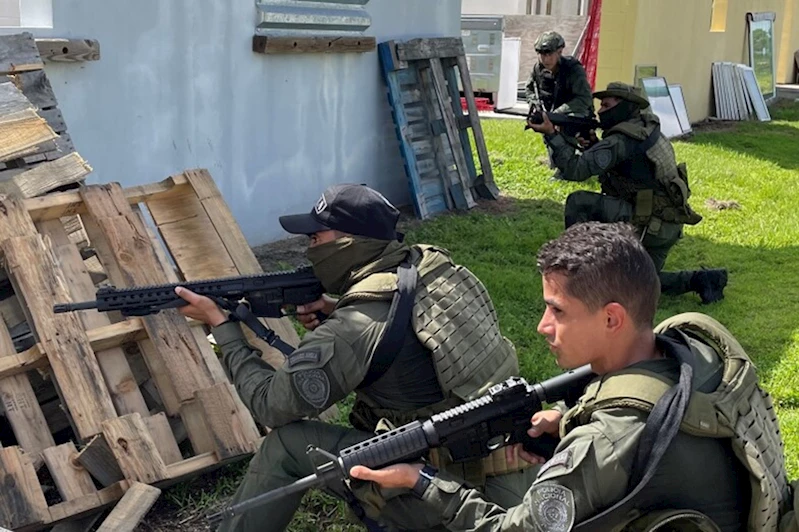 Venezuela, Kolombiya sınırında uyuşturucu operasyonu başlattı