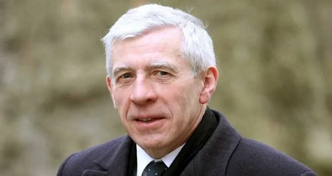 Birleşik Krallık’ta ECHR tartışması: Jack Straw’dan “ayrıştırma” önerisi