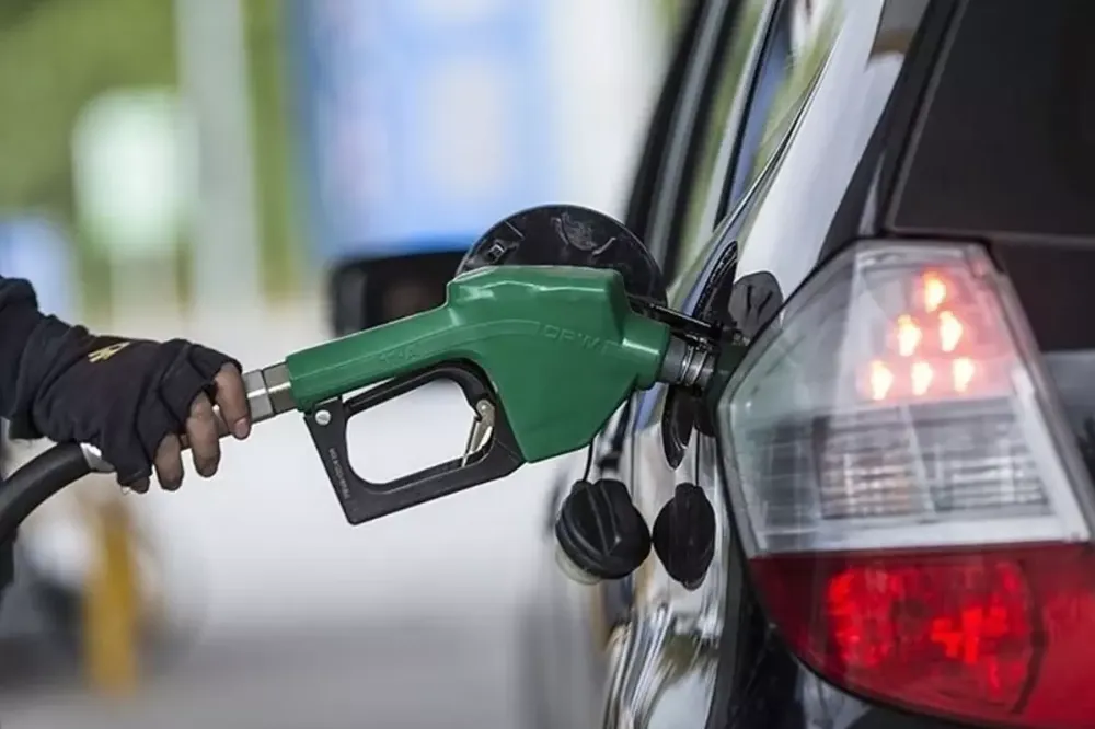 Akaryakıtta güncelleme: Benzine 1,22 TL zam