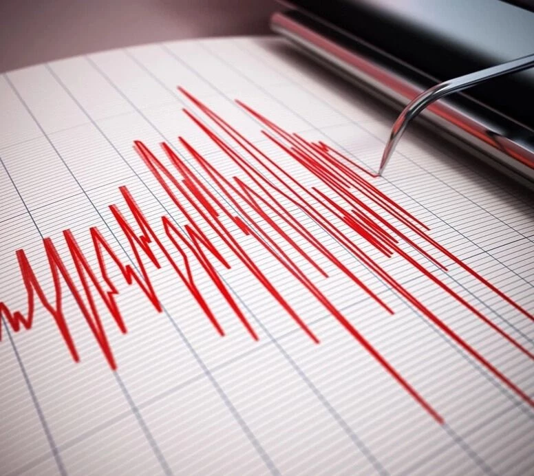 Balıkesir 4.2’lik depremin ardından beşik gibi sallanıyor  
