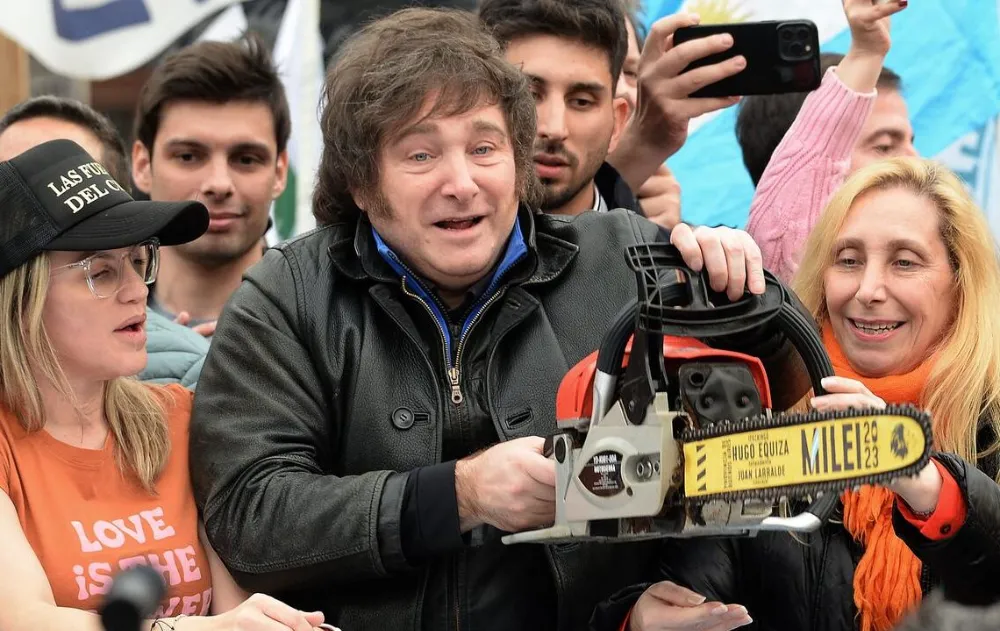 “Arjantin Başkanı Kampanyasında Taşlı Saldırıya Uğradı”