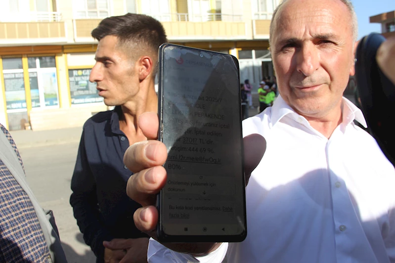 Silopi’de halk yüksek gelen elektrik faturalarına tepki gösterdi