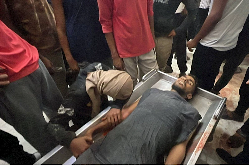 İşgalciler, yardımlara ulaşmaya çalışan genci infaz ettikleri anları kayda aldı