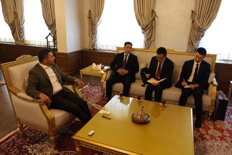 Çin Büyükelçiliği heyetinden Arı