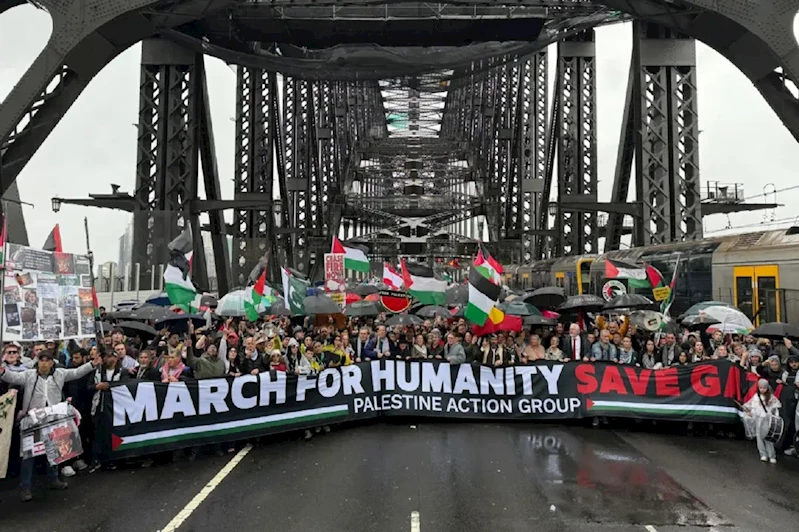 Avustralya’da on binlerce kişi Gazze’ye destek için yürüdü