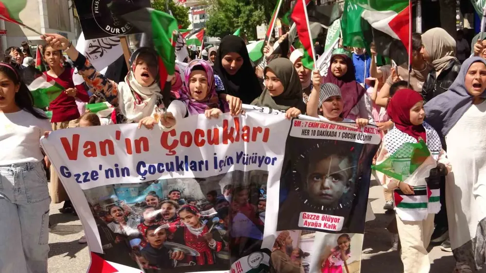 Van’da çocuklar Gazze için dua etti