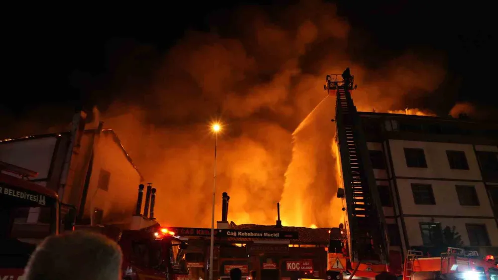 Yakutiye’de işyeri yangını: Vali incelemede