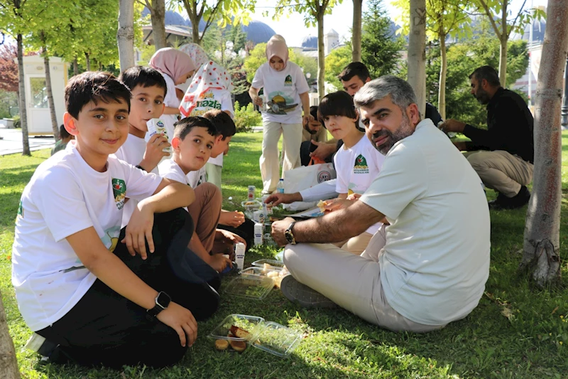 Başkentte minikler “Hayat Namazla Güzeldir” dedi