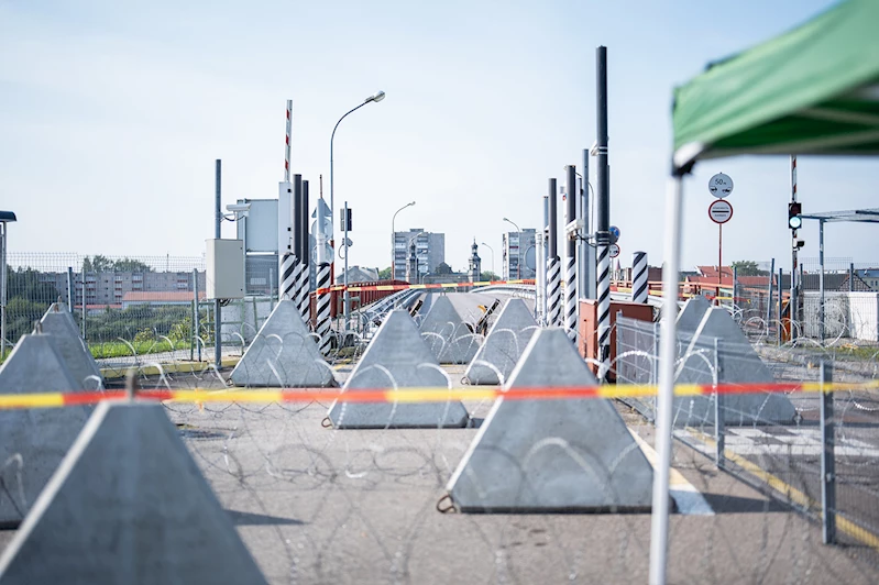 Litvanya, Rusya sınırına tankları durdurmak için ejderha dişleri kurdu