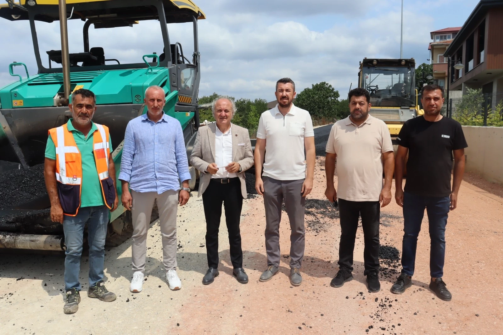 İzmit Belediyesinden Kabaoğlu’nda yoğun asfalt çalışması