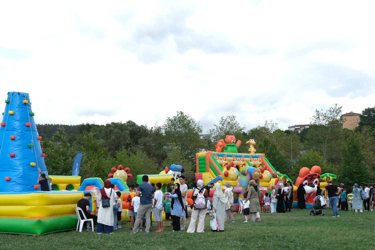 Eğlencenin durağı bu kez Derince oldu