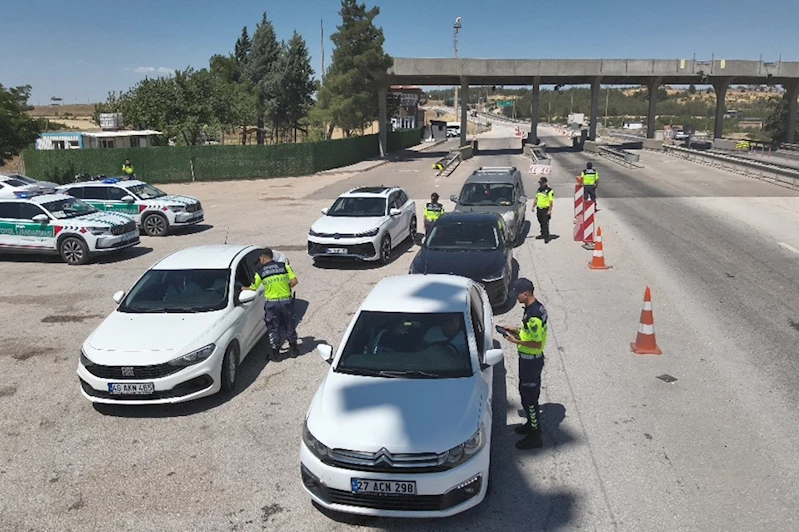 Dron destekli trafik denetiminde 217 araç plakasına ceza kesildi