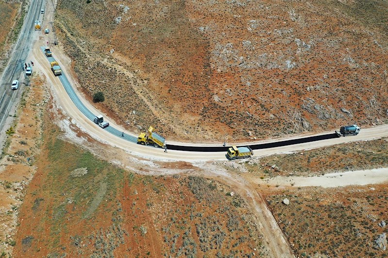 Büyükşehir Belediyesi ilçelerdeki yol çalışmalarını sürdürüyor