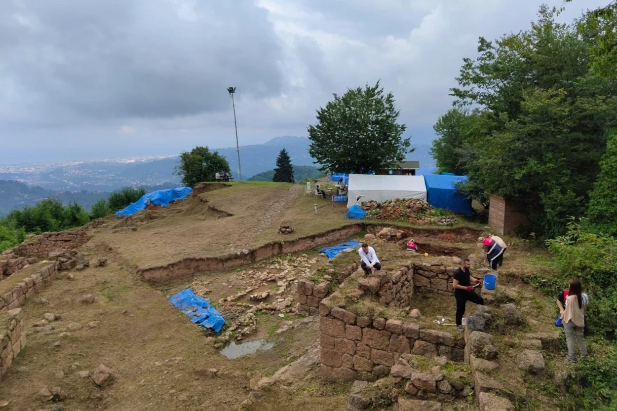 Kurul Kalesi’nde tarih yeniden gün yüzüne çıkıyor​​​​​​​