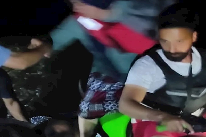 Murat Nehri’nde mahsur kalan 5 kişi kurtarıldı