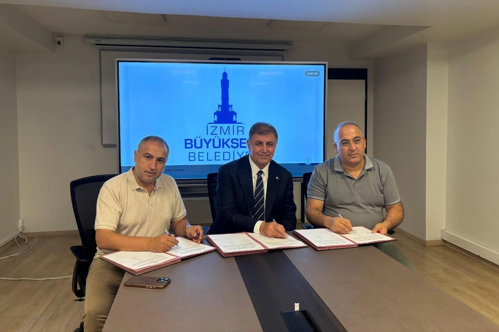 Grand Plaza ve İztarım