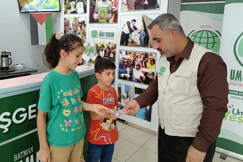 Kumbaralarındaki birikimi Gazze için bağışladılar