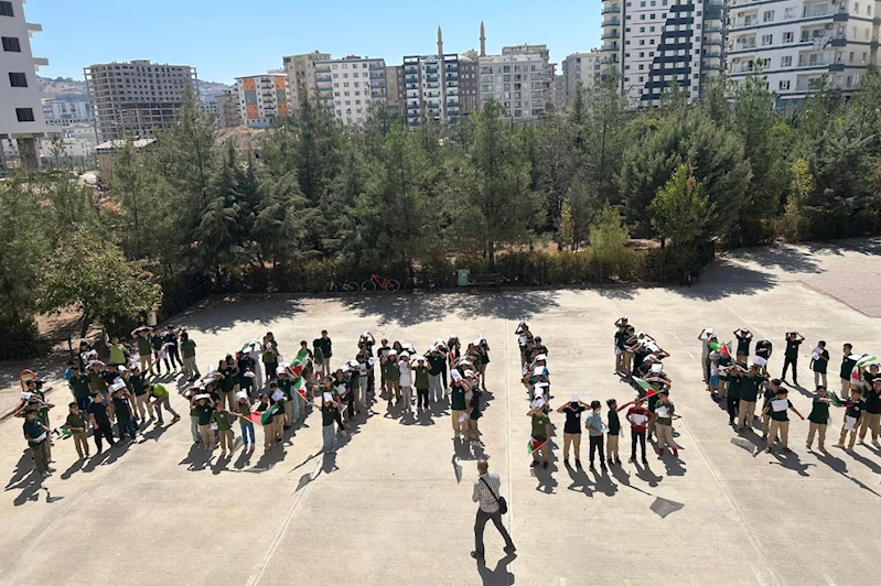 Mardinli onlarca öğrenciden Küresel Sumud Filosuna destek