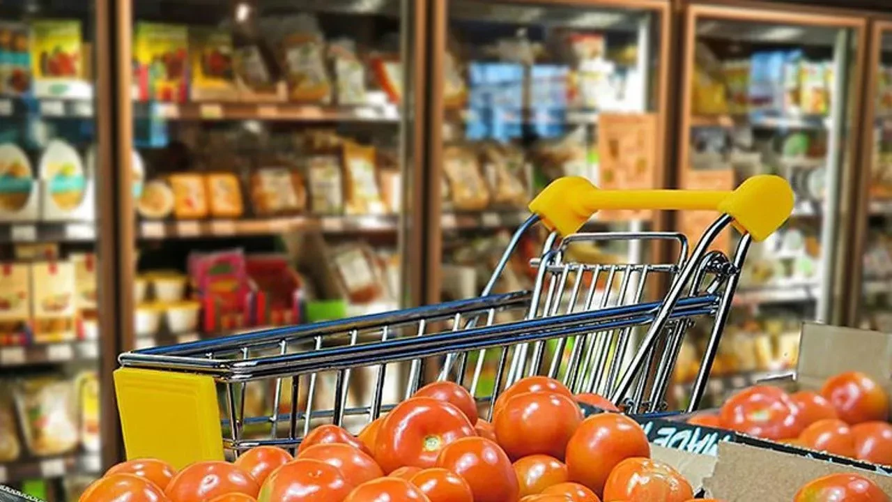 Ticaret ve perakende satış hacmi yıllık bazda yükseldi