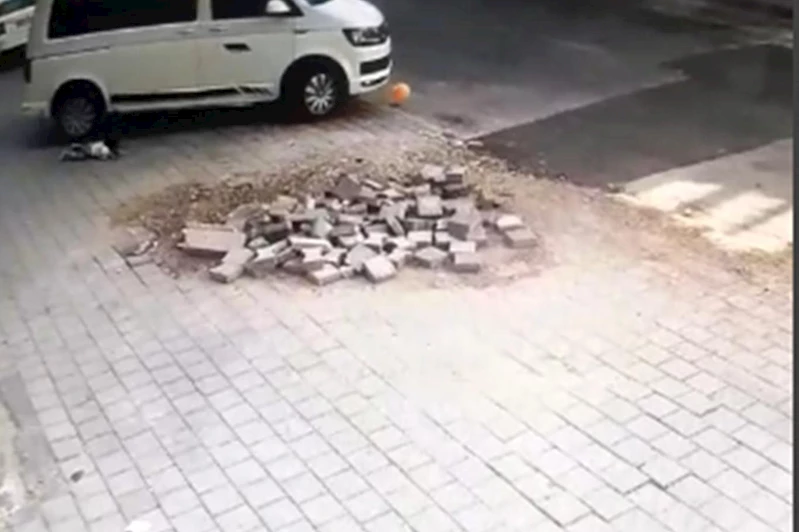 Hafif ticari aracın çarptığı 3 yaşındaki çocuk hayatını kaybetti