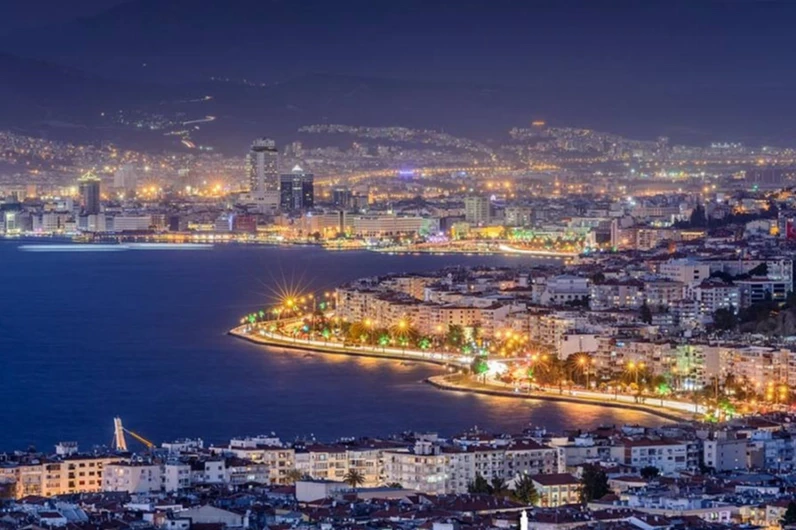 İzmir’de yabancı turist sayısı düştü! Egeli turizmciler 