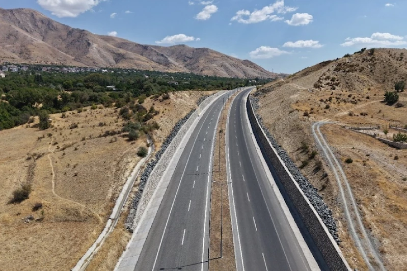 Tunceli’de yapımı tamamlanan yol projeleri yarın açılacak