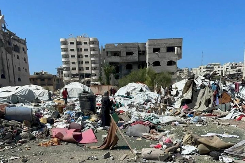 İşgal uçakları Tel el-Hava’da yerinden edilmişlerin çadırlarını vurdu