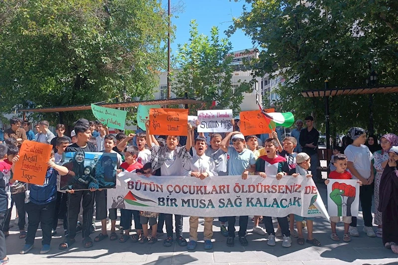 Çocuklardan Gazze çağrısı: Aç bırakılmış kardeşlerimizi vahşi yaratıkların eline bırakmayın