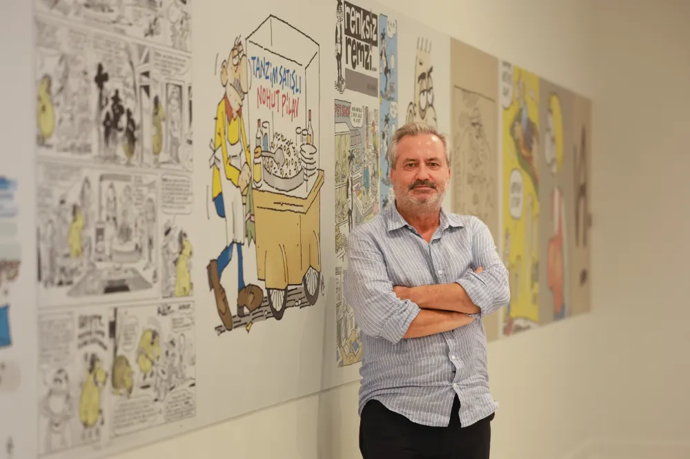 İstanbul’un Resmi” ve “Yazan-Çizen Latif Demirci” Sergileri Antalya’da