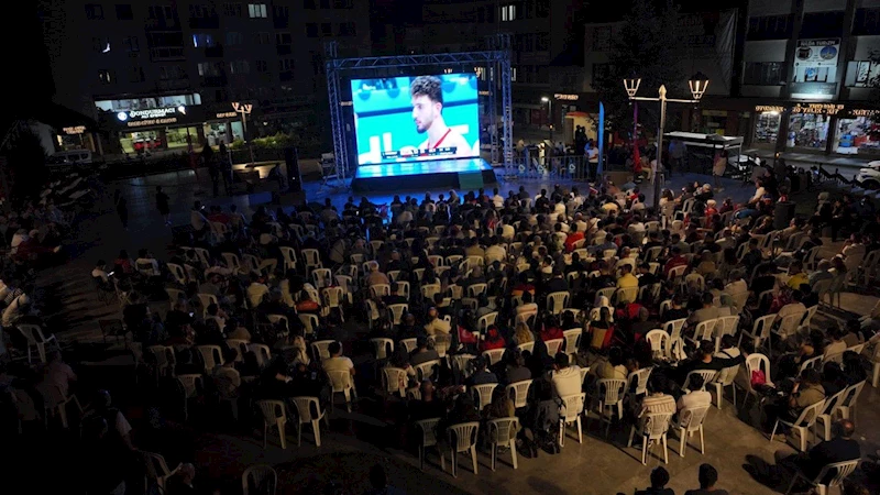 A Milli Basketbol Takımı yuvaya gümüş madalyayla döndü