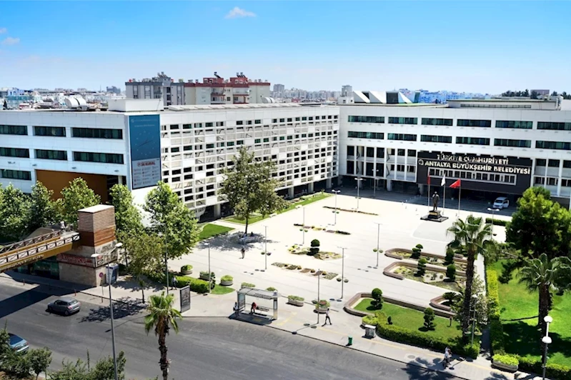 Antalya’nın CHP’li 3 belediye başkan yardımcısı istifa etti