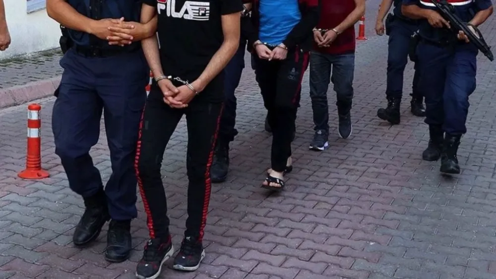 Türkiye 161 IŞİD Şüphelisini Gözaltına Aldı