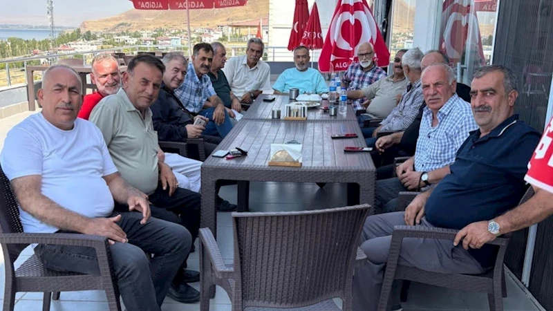 37 yıllık asker arkadaşları bu yıl Van’da buluştu   