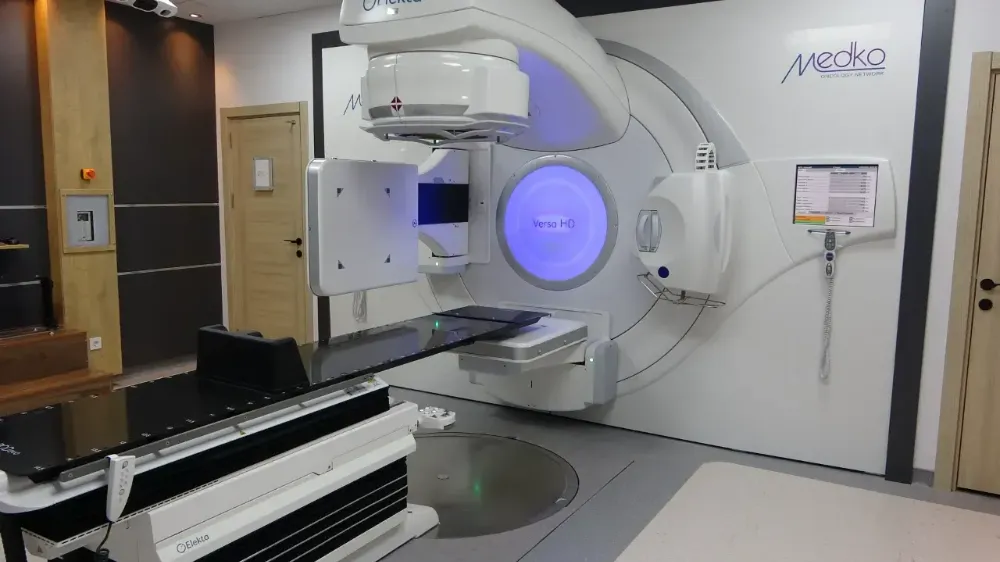 Marmara Üniversitesi’nden yapay zeka destekli radyoterapi cihazı hizmete girdi