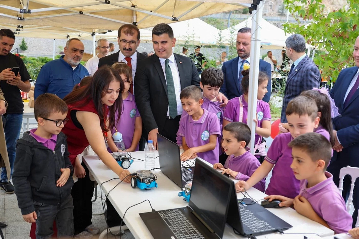 Artvin’de TÜBİTAK 4007 Bilim Şenliği başladı... Çocuklar doğal afetlere bilimle hazırlanıyor