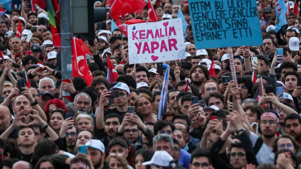 Türkiye’de ana muhalefet partisine yönelik protestolar sürüyor