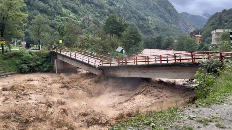 Rize’de sağanak yağış sel ve heyelana yol açtı