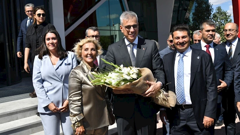Sağlık Bakanı Memişoğlu, Polifarma Ar-Ge Merkezi’nin açılışına katıldı