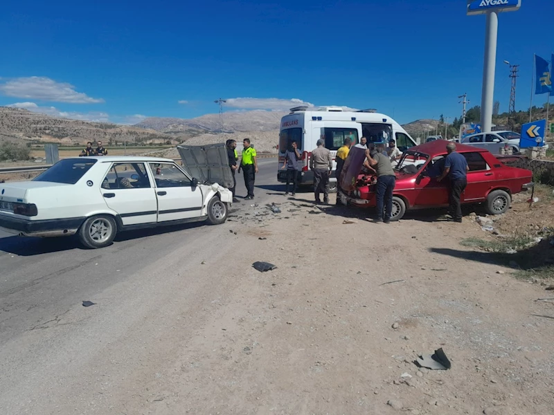 Adıyaman’ın Gölbaşı ilçesinde kaza meydana geldi: 2 yaralı  