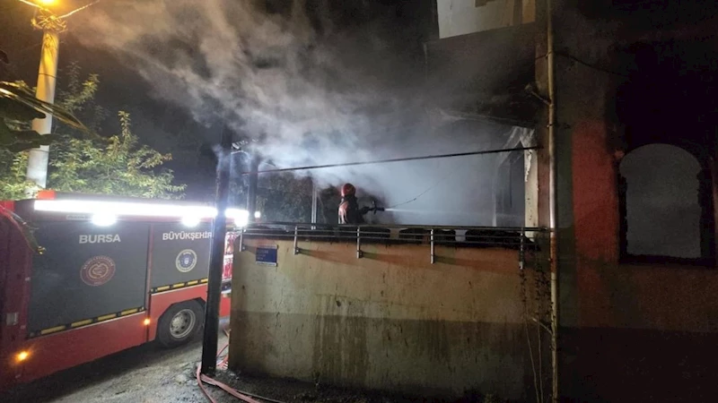 Bursa’da kullanılmayan binada yangın paniği
