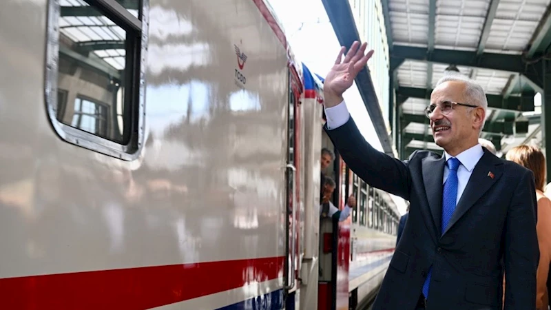 Turistik Karaelmas Treni Seferlere Başlıyor